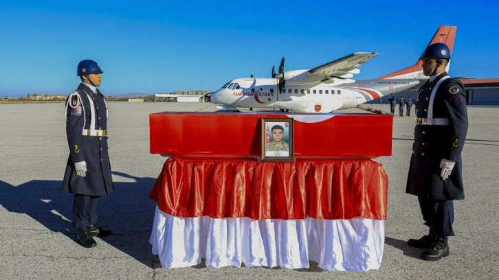 Van'da şehit asker için tören düzenlendi