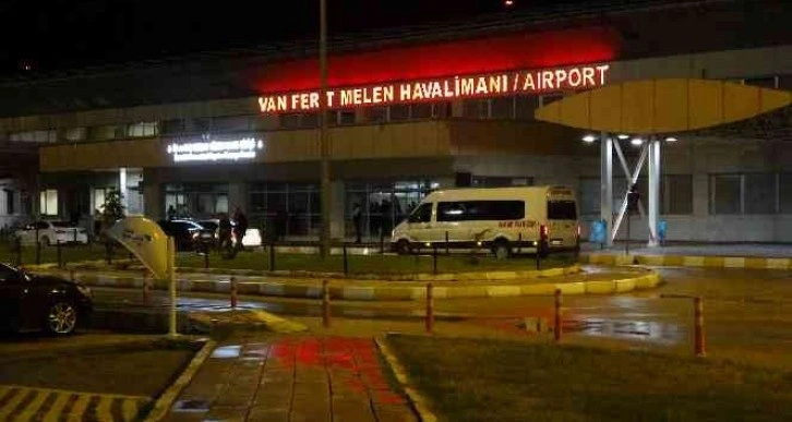 Van'daki uçuşlara sağanak engeli: 5 sefer iptal edildi
