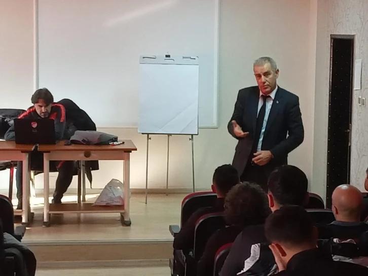 Vanlı spor insanı Enver Kaya adına antrenör semineri
