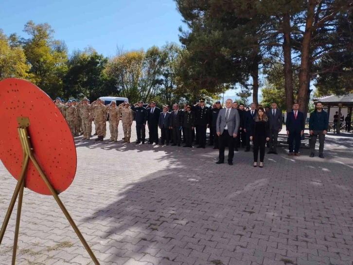 Varto’da çelenk sunma töreni
