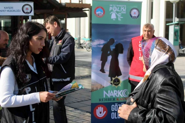 Vatandaşlar Narkotik Suçlarla İlgili Bilgilendirildi
