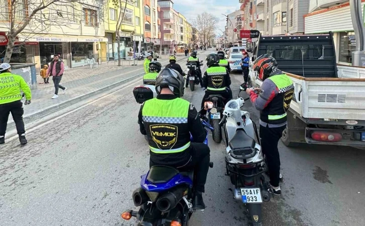 Vezirköprü’de motorculardan farkındalık sürüşü
