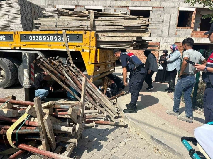 Vincin halatı kopunca baş üstü yere çakıldı
