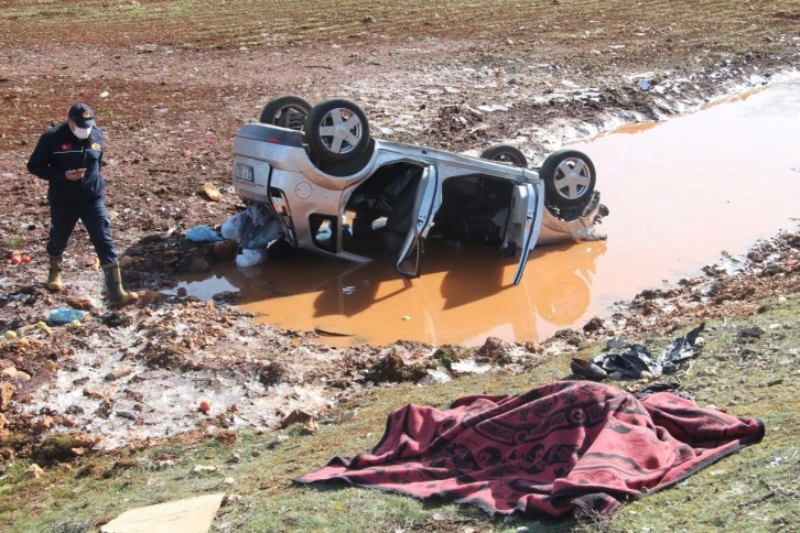 Virajı alamayan araç şarampole uçtu: 1 ölü, 4 yaralı