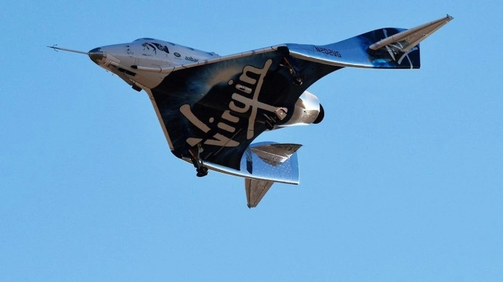 Virgin Galactic'in ilk ticari uçuşu gerçekleşti