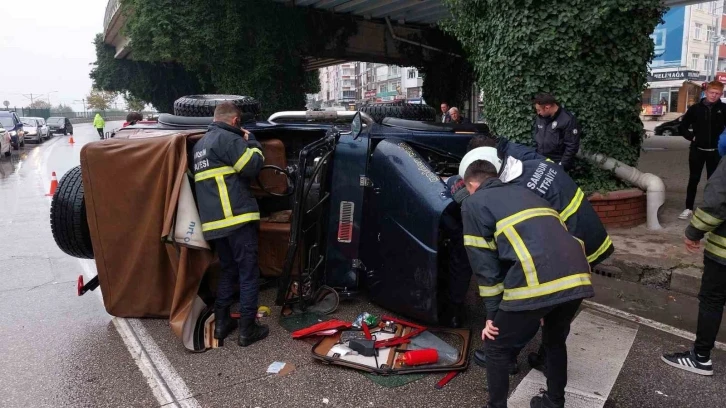 Viyadük ayağına çarpan cip devrildi
