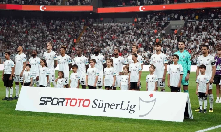 Vodafone Park’ta tribünler full çekti
