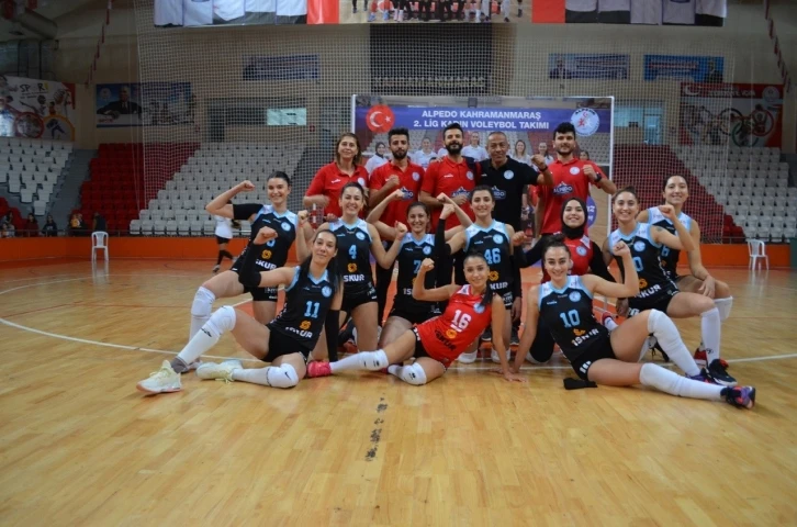 Voleybol 2. Lig: Alpedo Kahramanmaraş Voleybol: 3 Adıyaman Gençlerbirliği: 0
