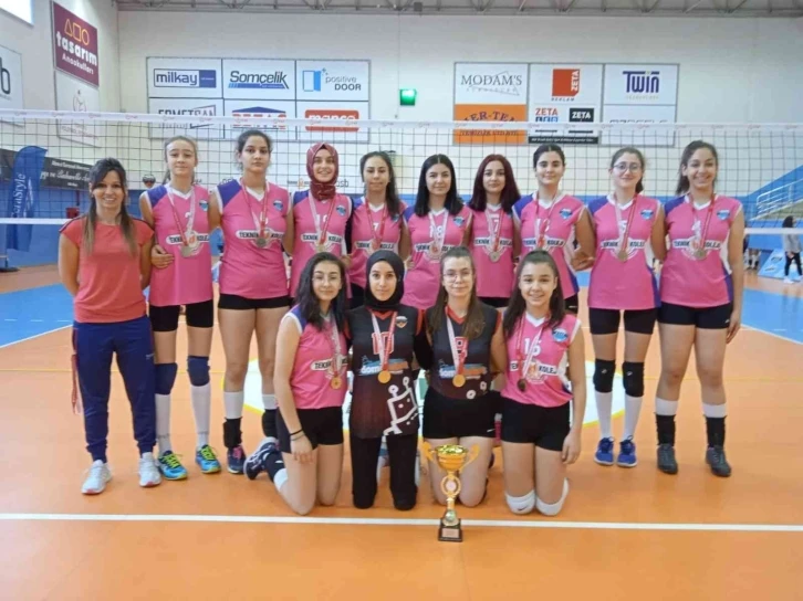 Voleybol Altyapılar Türkiye Şampiyonası’na Kayseri 7 takım ile katılacak
