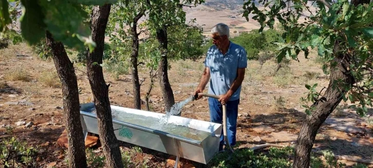 Yaban hayvanları için doğaya su bırakıldı
