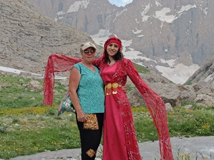 Yabancı ve yerli turistler Hakkari coğrafyasına hayran kaldı
