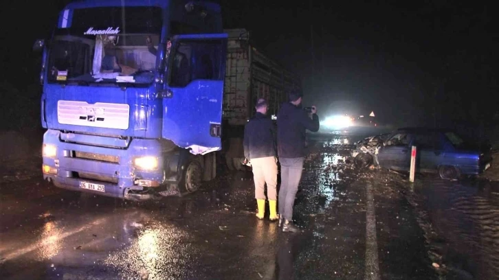 Yaka selinin getirdiği taşlar ve çamur kazayı beraberinde getirdi
