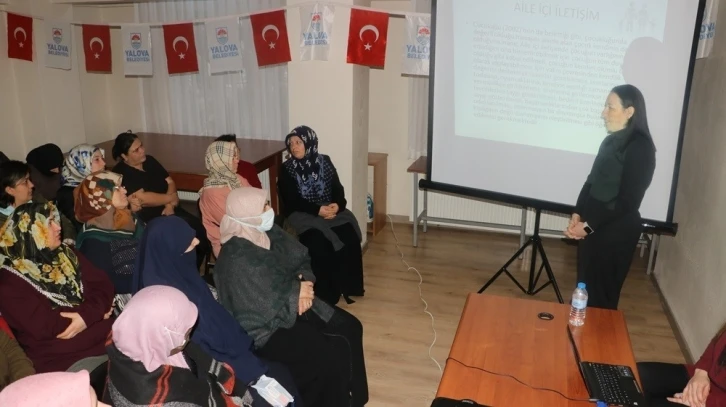 Yalova Belediyesi’nden aile içi iletişim semineri
