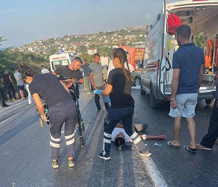 Yalova’da 2 motor ve 2 otomobil birbirine girdi: 5 yaralı
