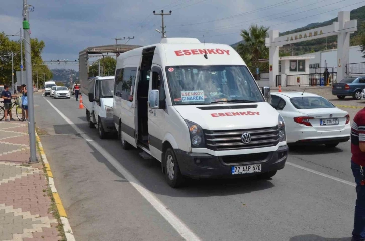 Yalova’da 3 araçlık zincirleme kazada 1 kişi yaralandı
