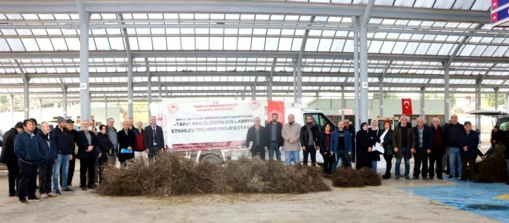 Yalova’da çiftçilere Trabzon hurması ve ceviz fidanı dağıtıldı
