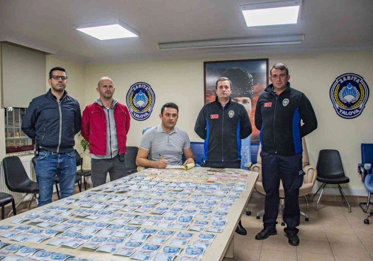 Yalova’da dilencinin üzerinden 12 bin lira para çıktı
