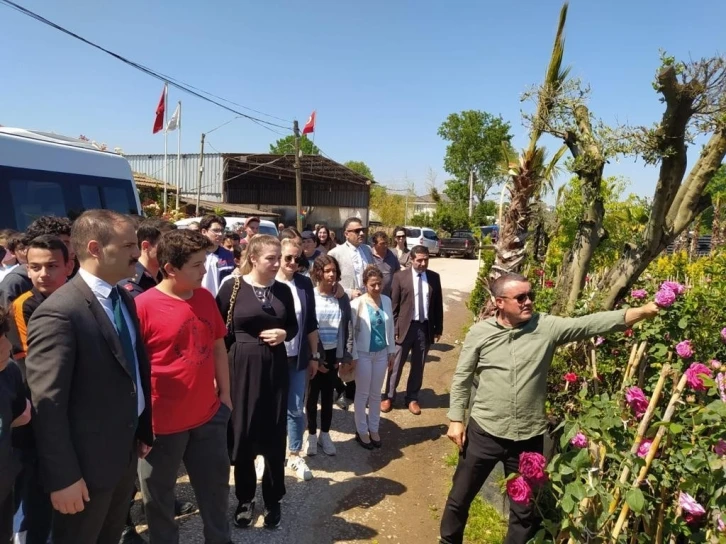 Yalova’da öğrenciler süs bitkilerini tanıdılar
