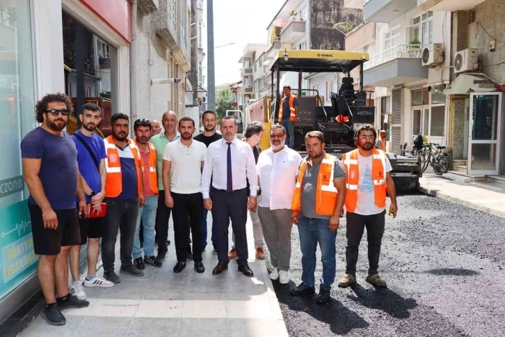 Yalova’da sokakların asfaltları 30 yıl sonra yenilendi
