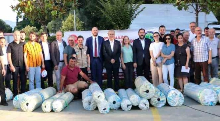 Yalova’da sebze üreticilerine 20 ton sera örtüsü dağıtıldı