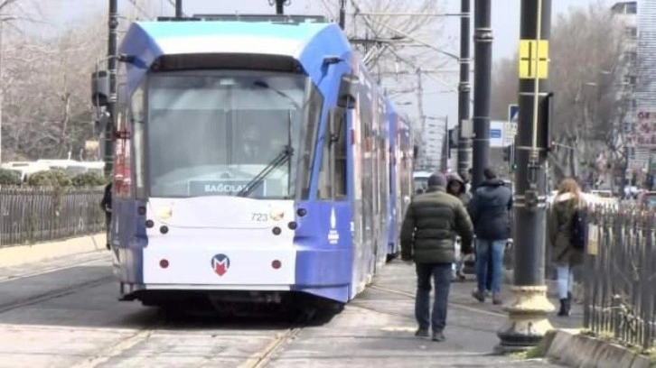 Yanan otobüs, arızalanan metrobüsten sonra şimdi de tehlikeli tramvay! 10 günde 3. kez...