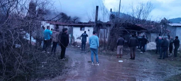 Yangında dumandan etkilenen yaşlı kadın hayatını kaybetti
