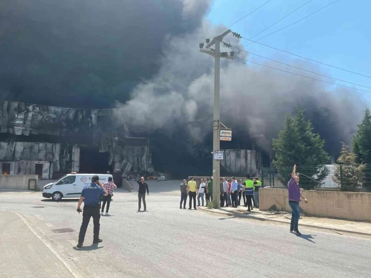 Yangının boyutu havadan çekilen görüntülere yansıdı
