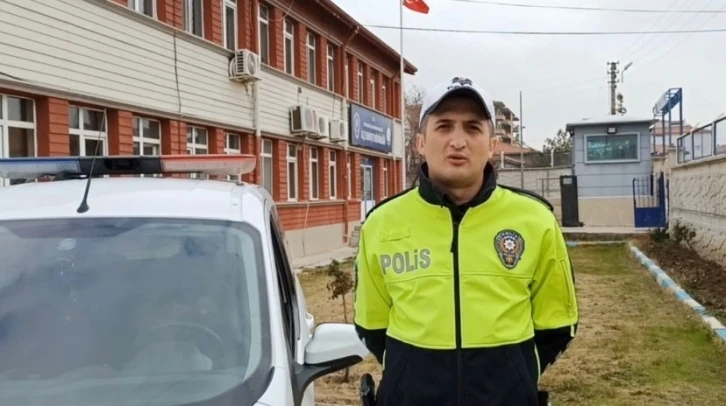 Yaptığı hamleyle vatandaşın hayatını kurtaran polis memuru o anları anlattı
