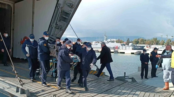 Yaralı depremzedeler gemiyle Mersin’e getirildi
