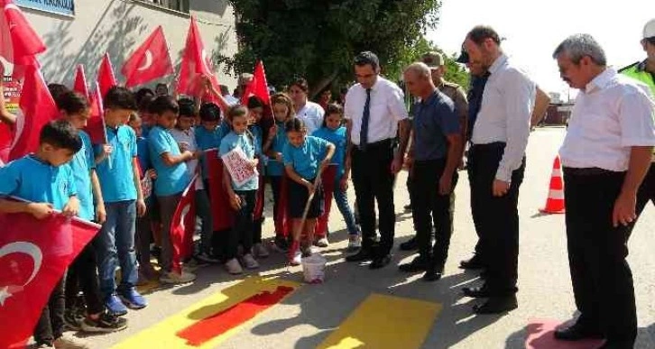 Yaya geçitlerinde sürücüler uyarıldı