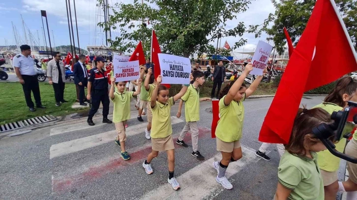 Yayalara öncelik duruşu, hayata saygı duruşu
