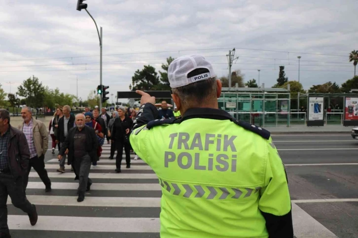 Yayalara trafik ışıkları uygulaması
