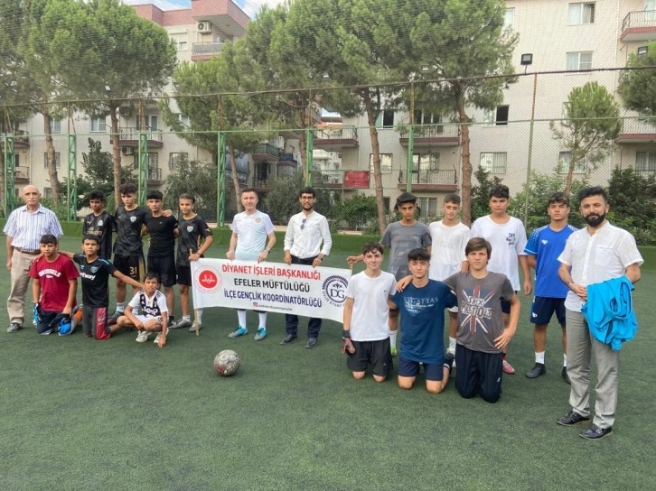 Yaz Kuran Kursu öğrencileri futbol turnuvasında buluştu
