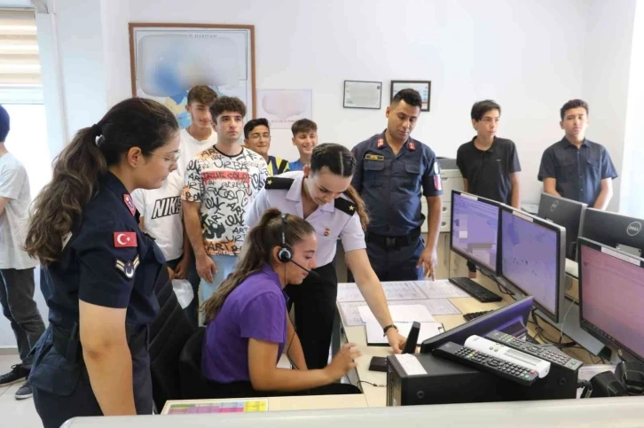 Yaz tatilindeki öğrencilere “Jandarma” eğitimi
