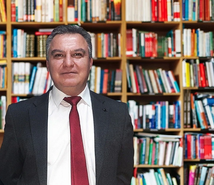 Yazar Ali Ünlü’den iki yeni kitap
