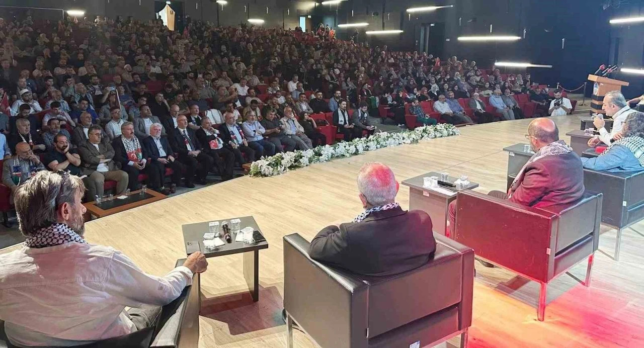 Yazar Yusuf Kaplan: "Gazze’de soykırım varsa bunun nedeni orada olmadığımız içindir"
