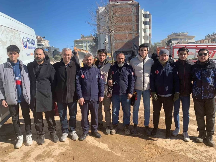 Yedi Başak Derneği depremde vatandaşları yalnız bırakmadı
