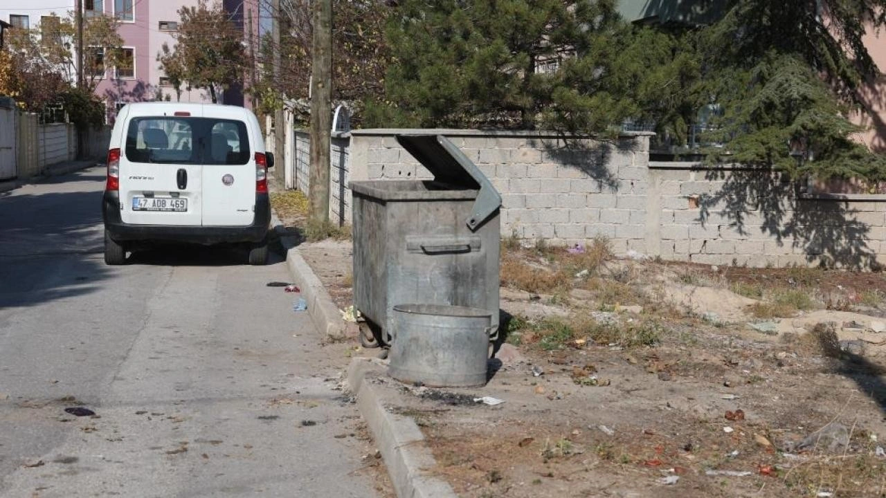 Yeni doğmuş bebek çöp konteynerinde bulundu!