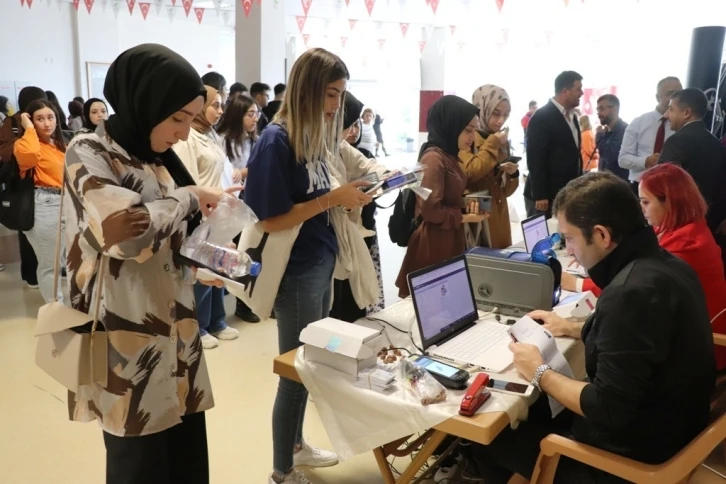 Yeni kartlar kampüste, vize işlemleri merkezde
