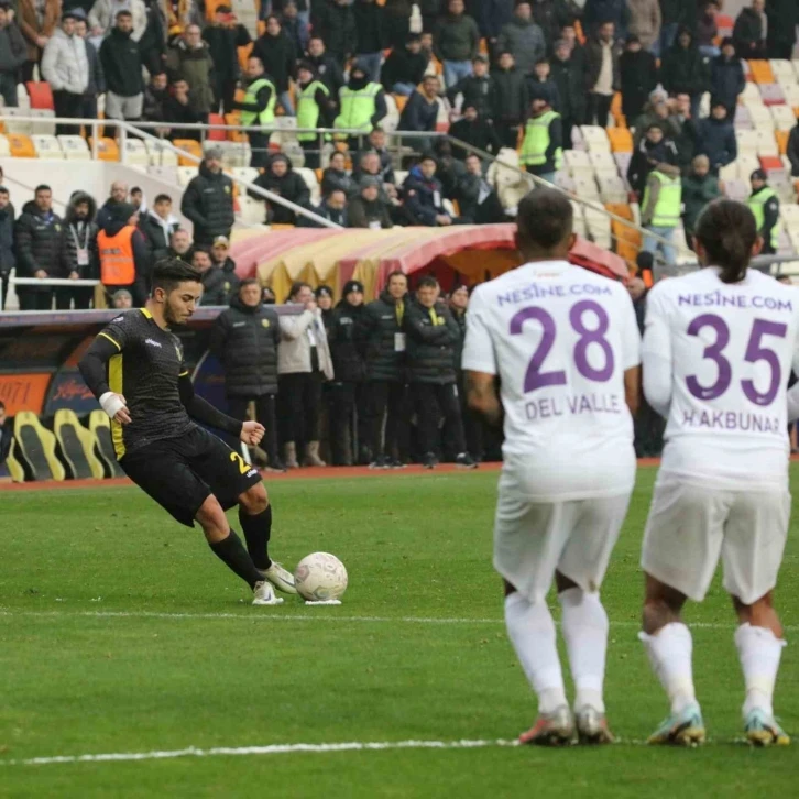 Yeni Malatyaspor, galibiyet hasretine lider karşısında son verdi
