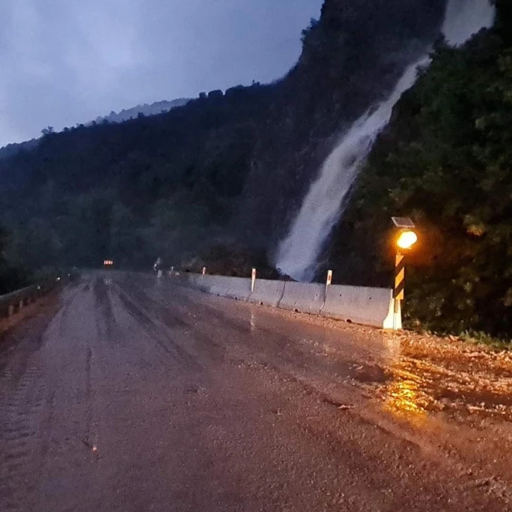 Yenice-Zonguldak karayolu yeniden ulaşıma açıldı
