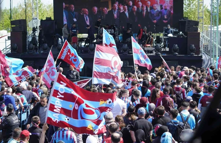 Yenikapı’da bordo-mavi coşku
