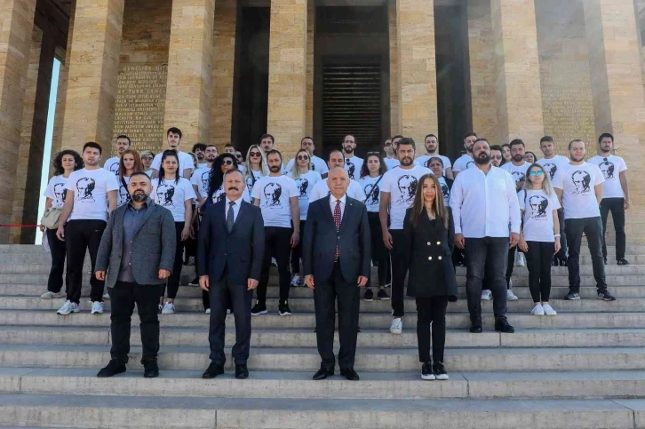 Yenimahalle Belediye Başkanı Yaşar, Anıtkabir’i ziyaret etti
