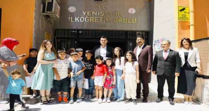 Yenişehir’de öğrencilerin karne sevinci