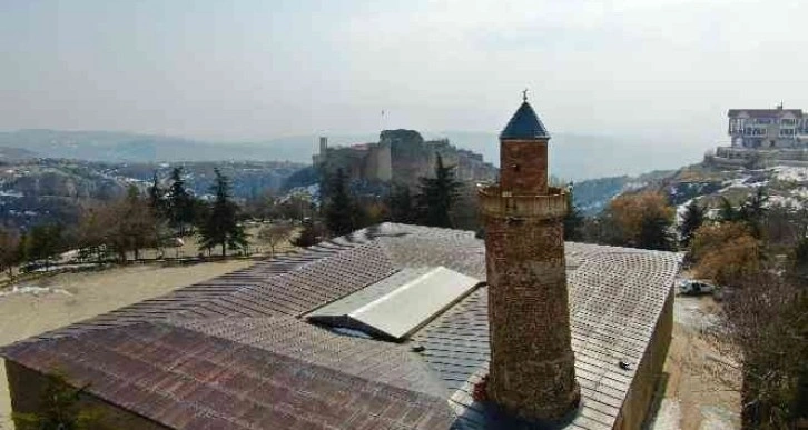 Yerli ve yabancı turistler Elazığ’a gelince bu minareyi görmeden dönmüyor