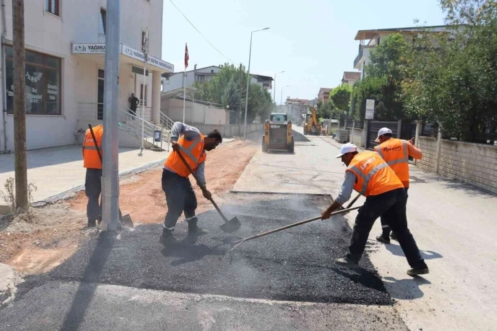 Yeşilova’nın 4 sokağına 116 ton asfalt
