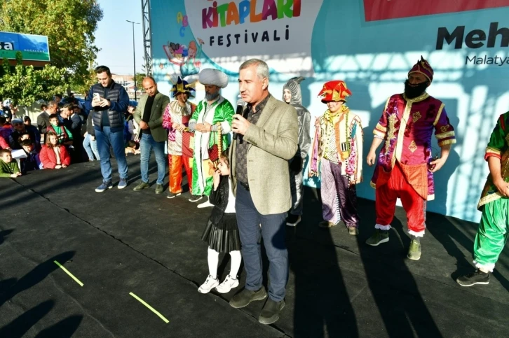 Yeşilyurt Çocuk Kitapları Festivali dolu dolu geçiyor
