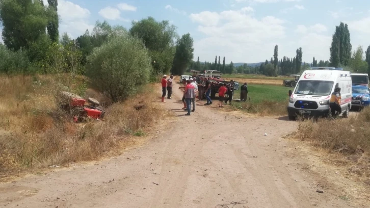 Yeşilyurt’ta traktör devrildi: 1 ölü, 1 yaralı
