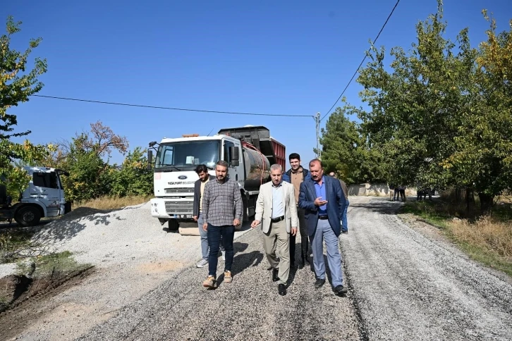 Yeşilyurt’ta yollar daha konforlu hala getiriliyor
