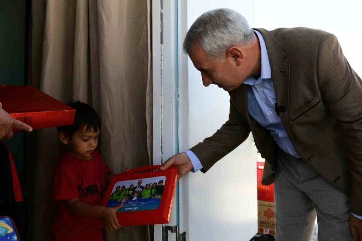 Yeşilyurt’tan okula yeni başlayan öğrencilere eğitim seti
